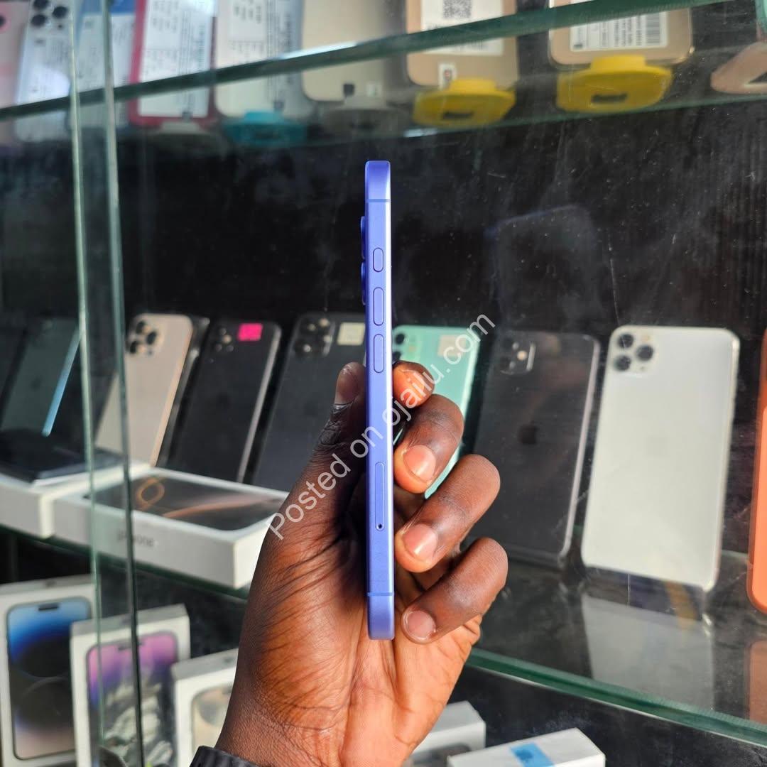 Premium iPhone 16, 100% Battery, Free Gifts!