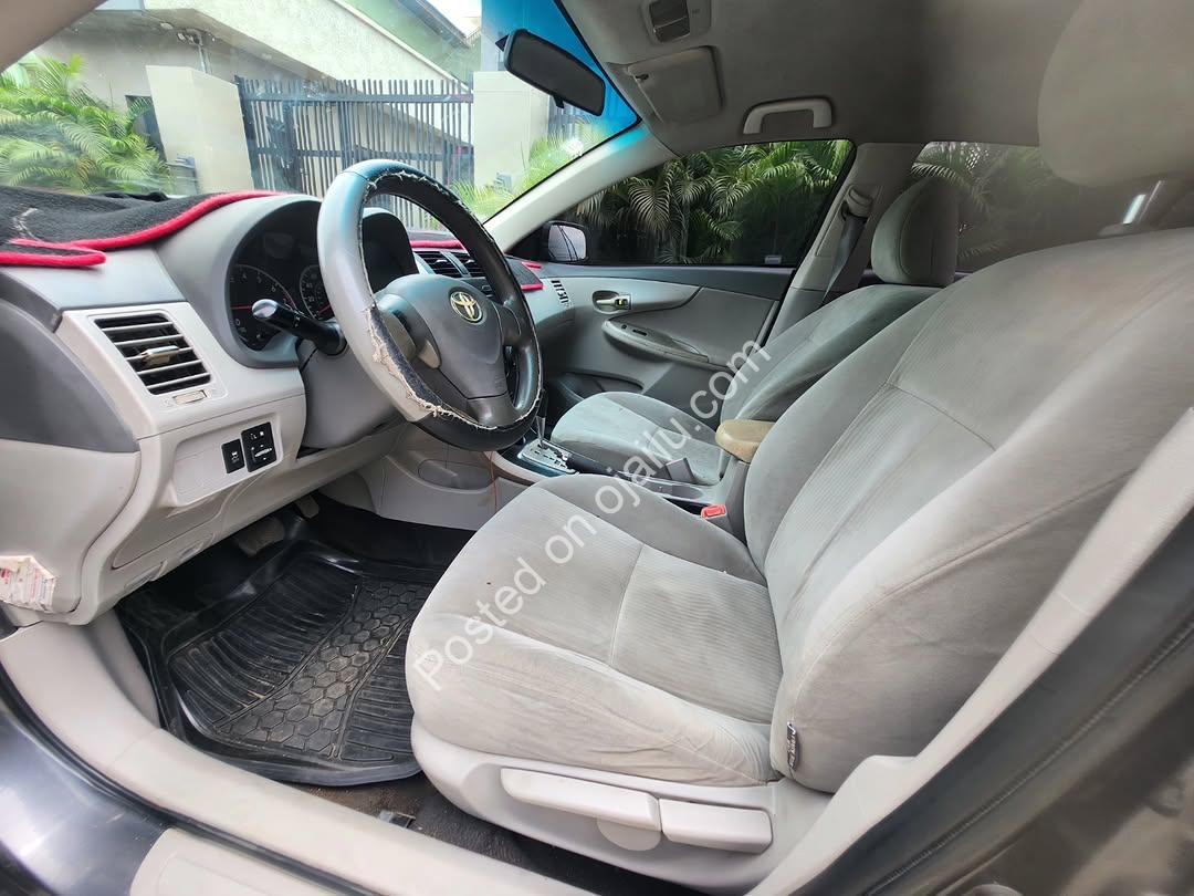 2010 Toyota Corolla: Dependable Auto