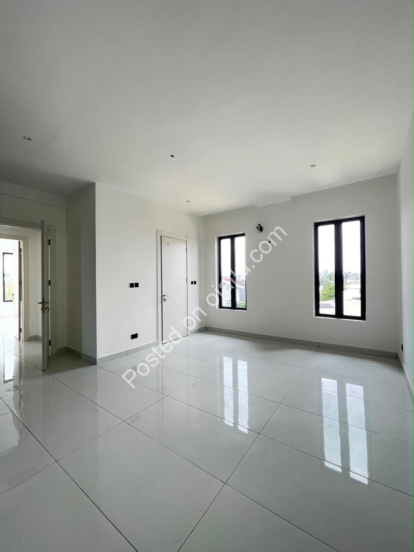 Serene 2-Bed Maisonette With Pool & Gym in Lekki 1