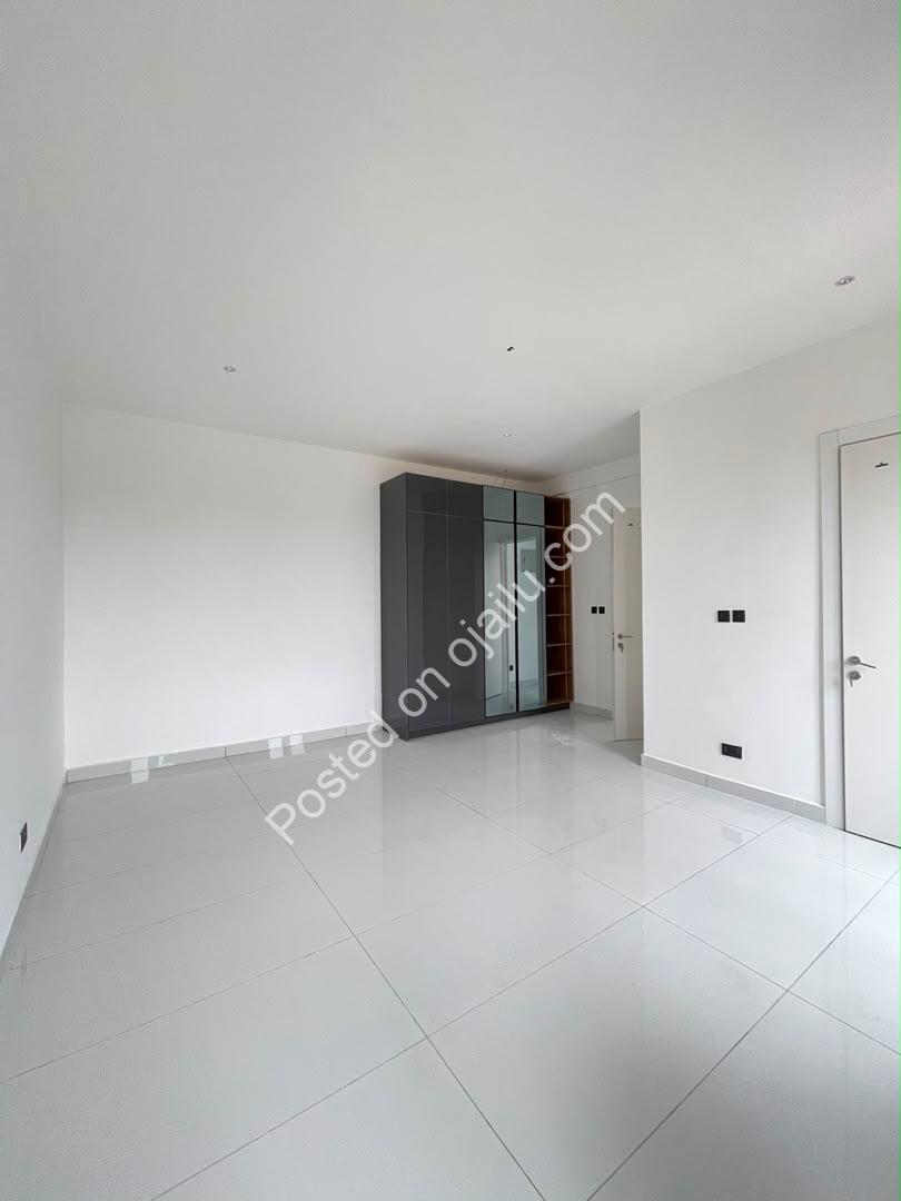 Serene 2-Bed Maisonette With Pool & Gym in Lekki 1