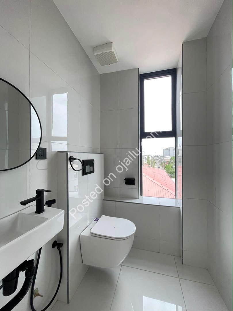 Serene 2-Bed Maisonette With Pool & Gym in Lekki 1