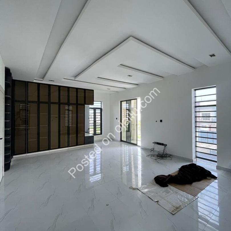 5-Bed Detached Duplex w/ Pool in Ajah
