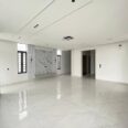 5-Bedroom Duplex with Indoor Pool in Chevron