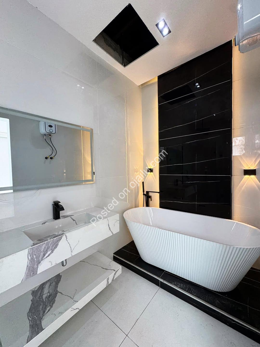 4-Bed Semi-D Duplex on Orchid Road | En-Suite BQ