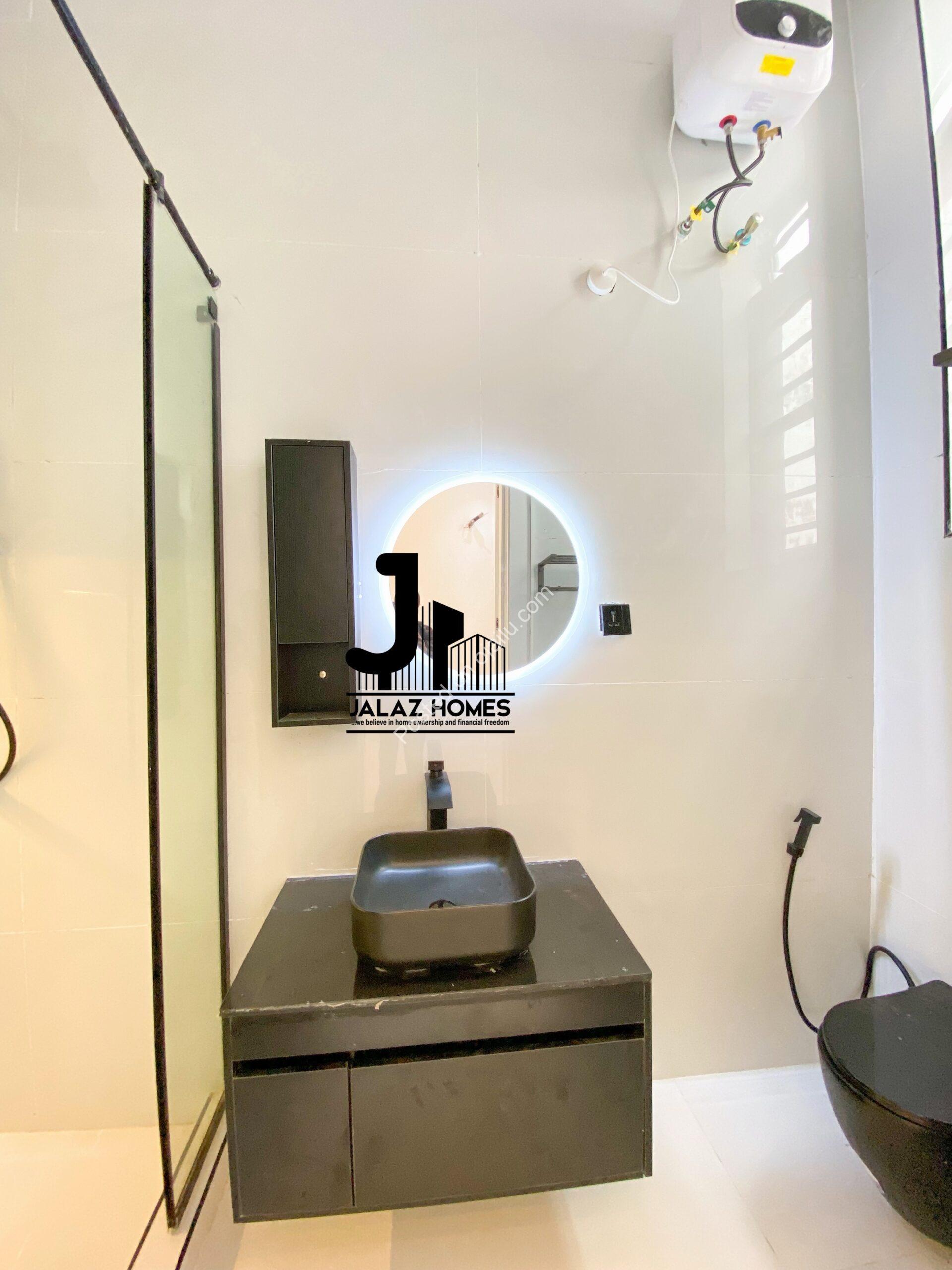 Stunning 5-Bed Duplex with Pool & Jacuzzi in Ajah