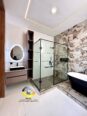 Chevron’s Finest 5-Bed Duplex With Cinema & Rooftop Pool