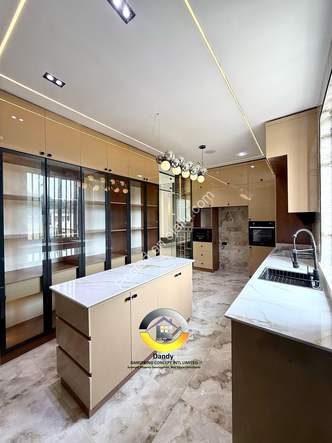 Chevron’s Finest 5-Bed Duplex With Cinema & Rooftop Pool
