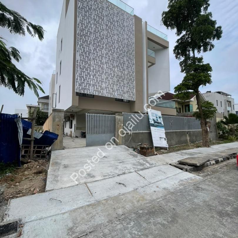 Banana Island 5-Bed Detached Duplex with Pool & Cinema