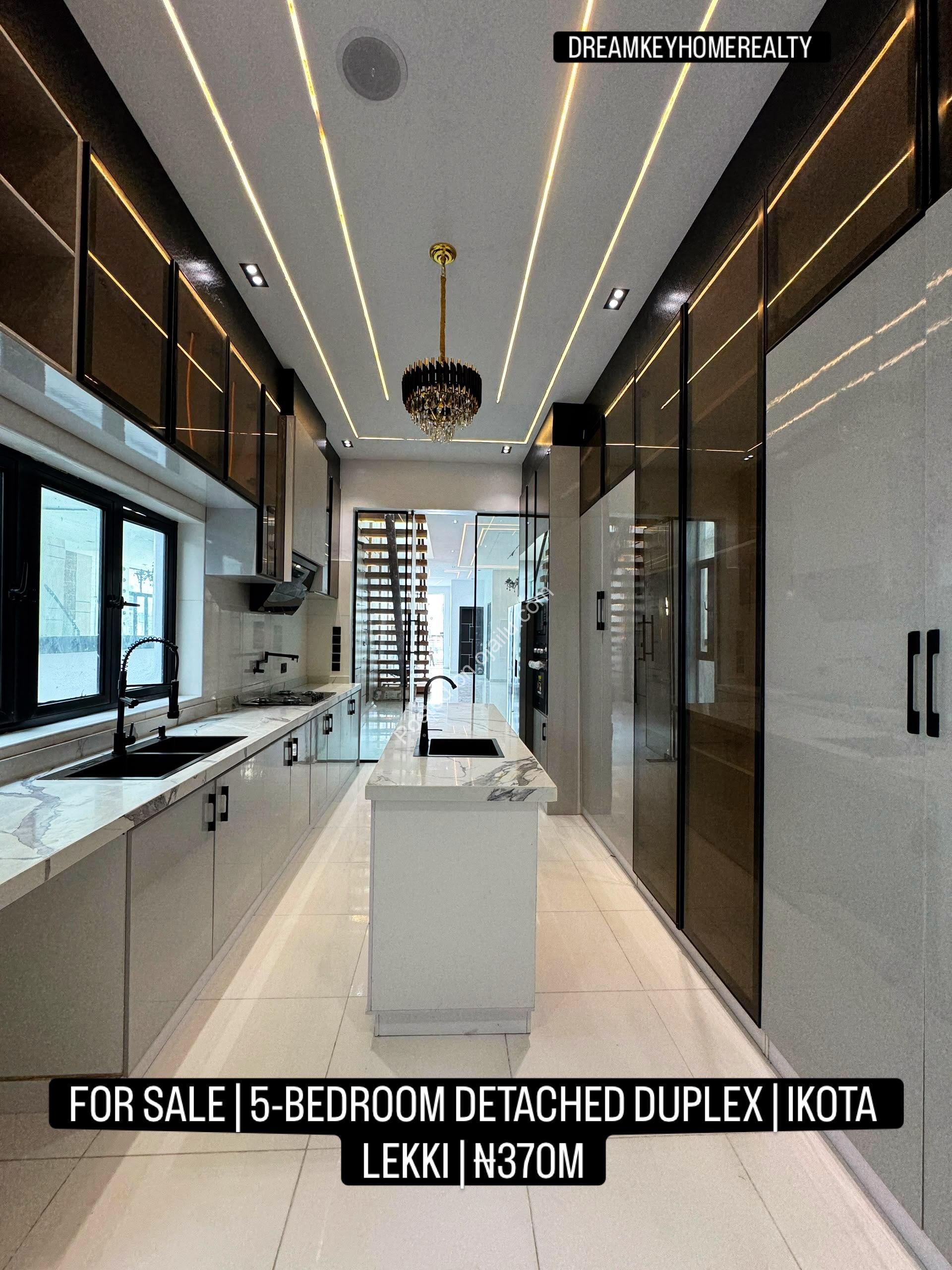 5-Bed Ikota Lekki Duplex with Rooftop Terrace, Pool & Gym