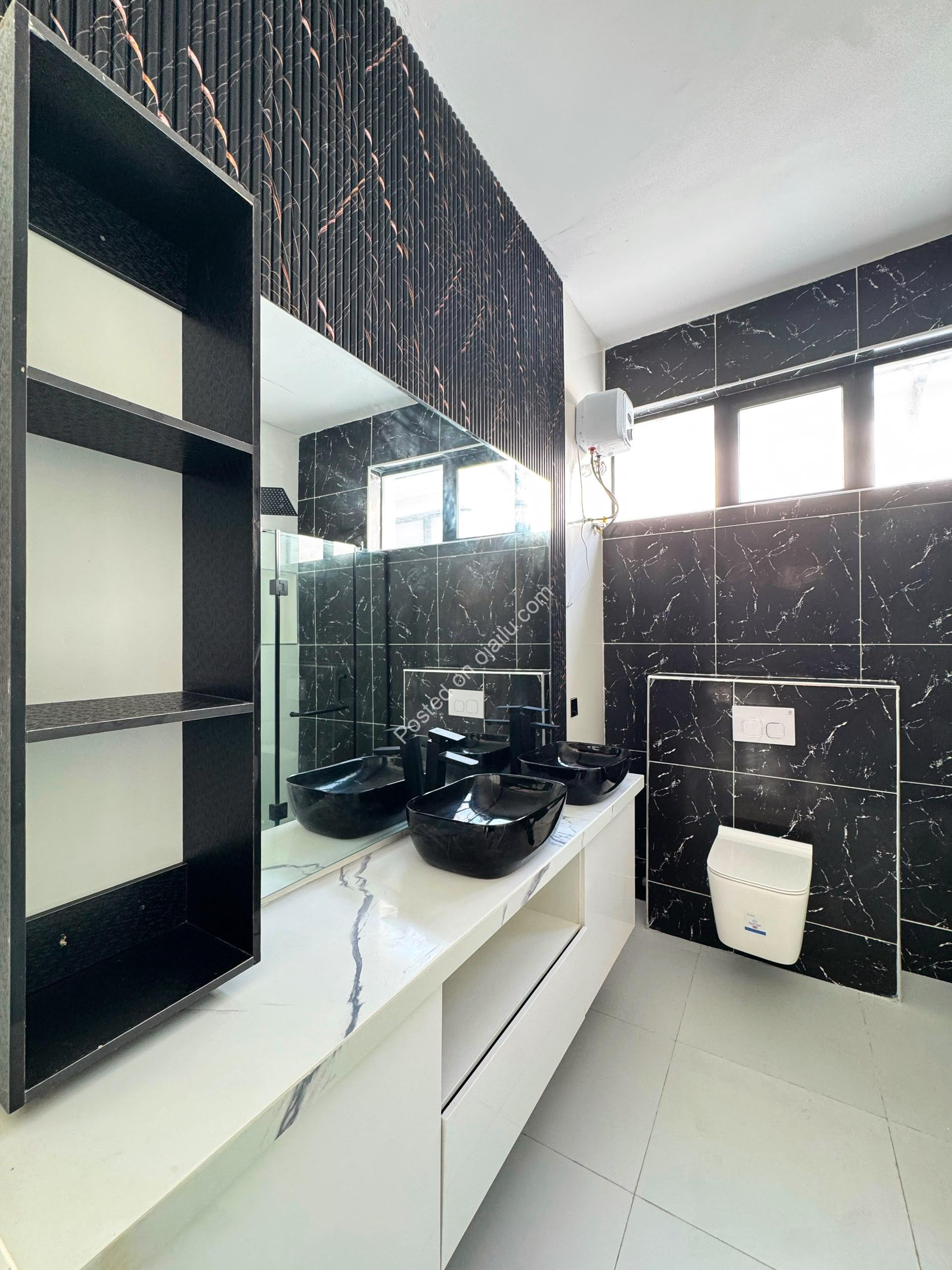 5-Bed Ikota Lekki Duplex with Rooftop Terrace, Pool & Gym