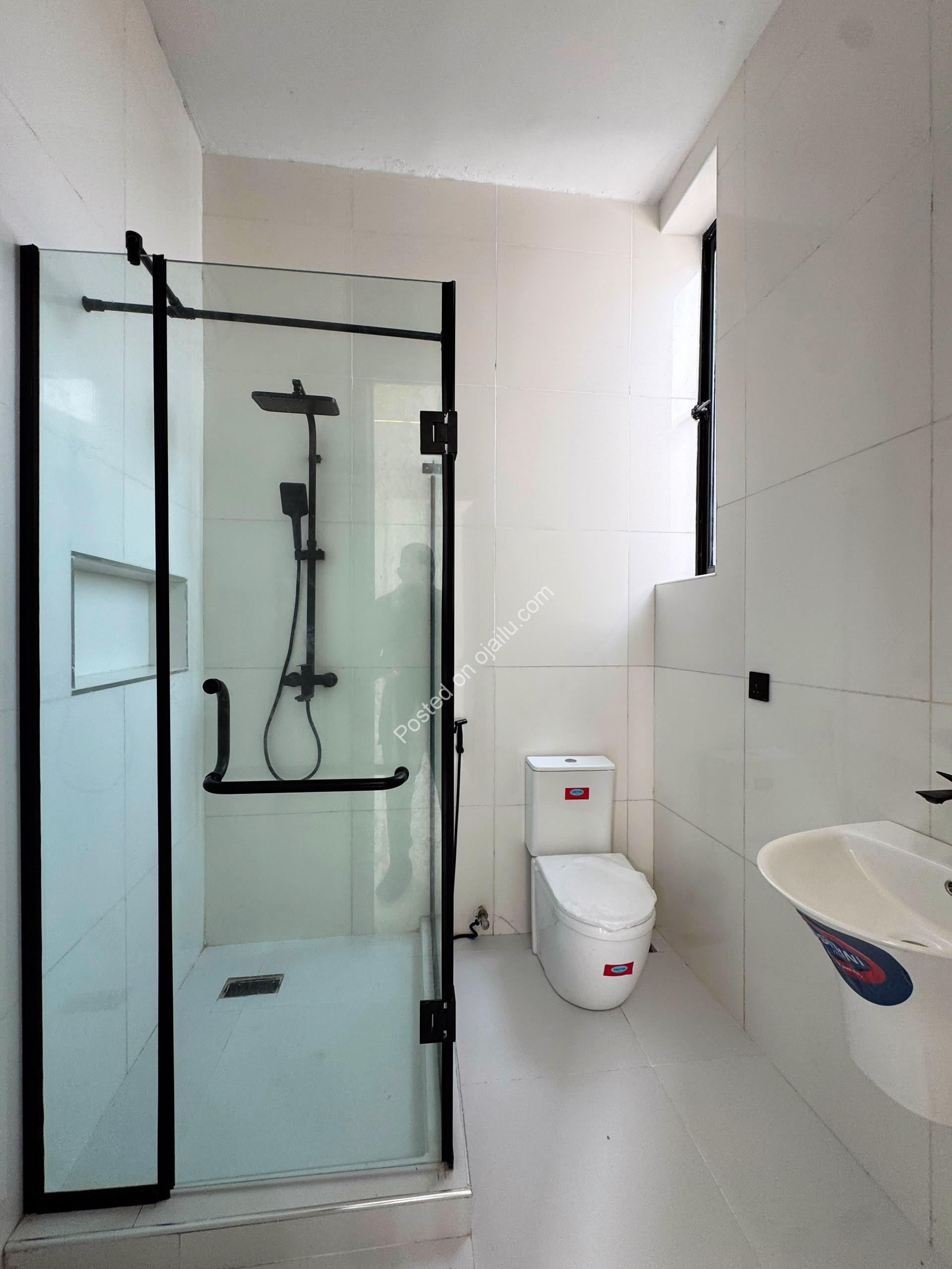 5-Bed Ikota Lekki Duplex with Rooftop Terrace, Pool & Gym