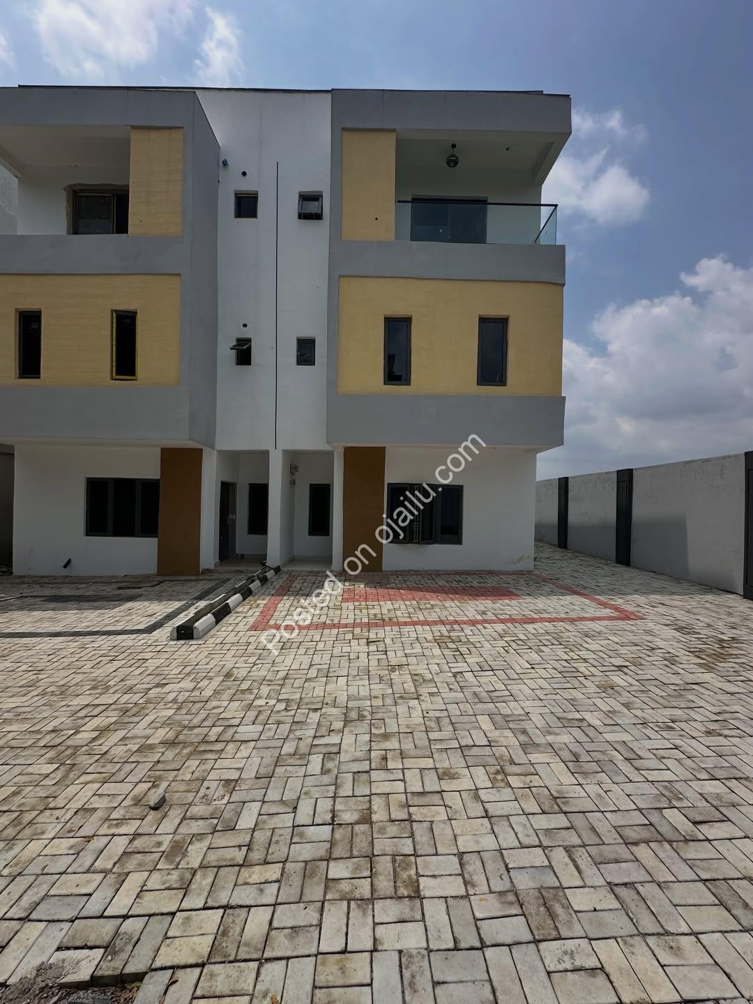 4-Bed Terrace + BQ in Lifecamp – Corner Piece