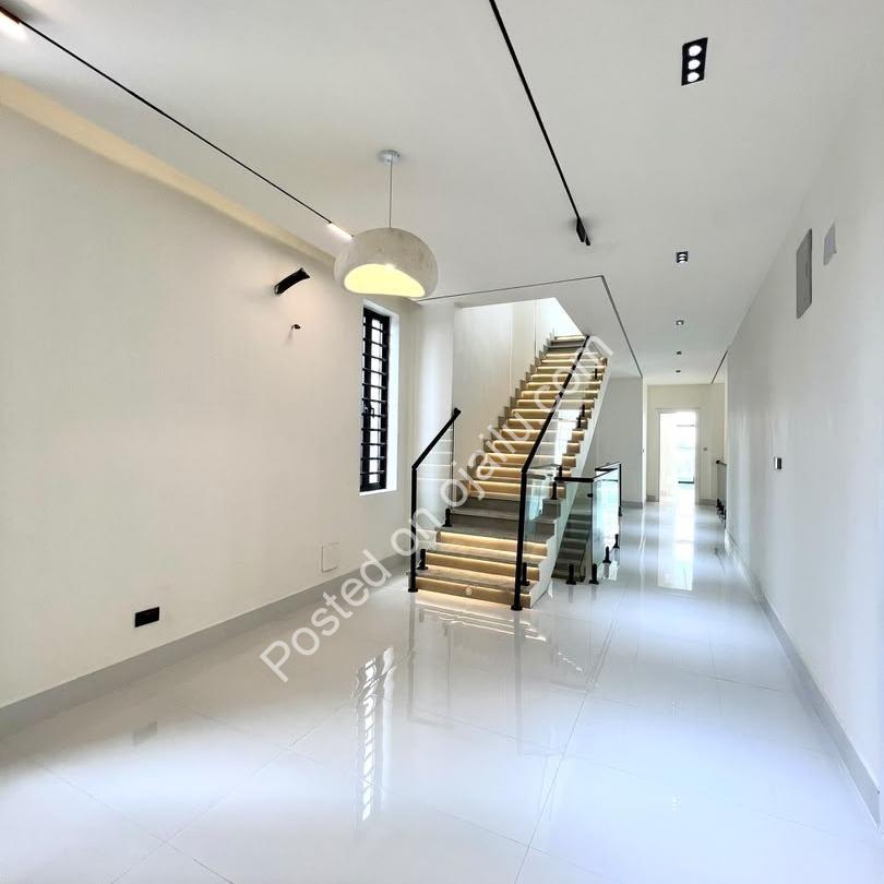 Smart Living Starts Here: 5-Bed Lekki Duplex + Cinema, Gym & Pool