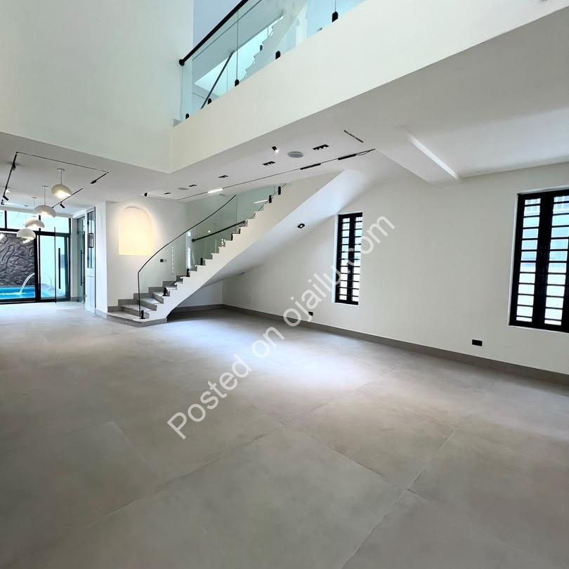 Smart Living Starts Here: 5-Bed Lekki Duplex + Cinema, Gym & Pool