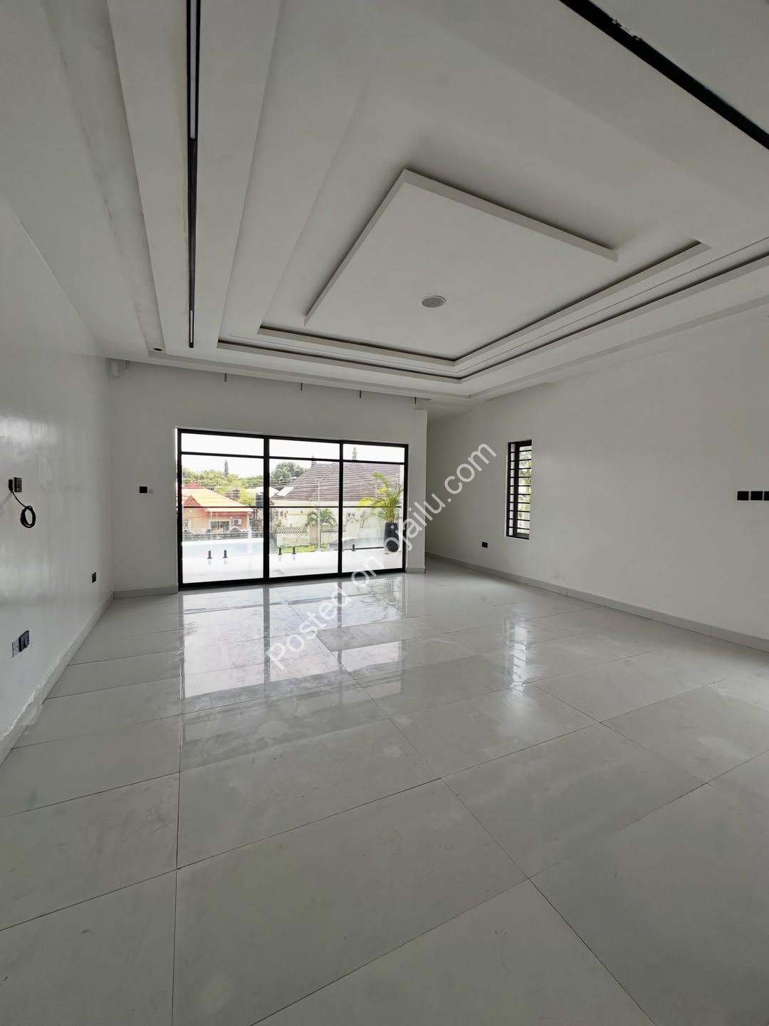 Smart 5-Bed Detached Duplex + BQ in Gwarinpa