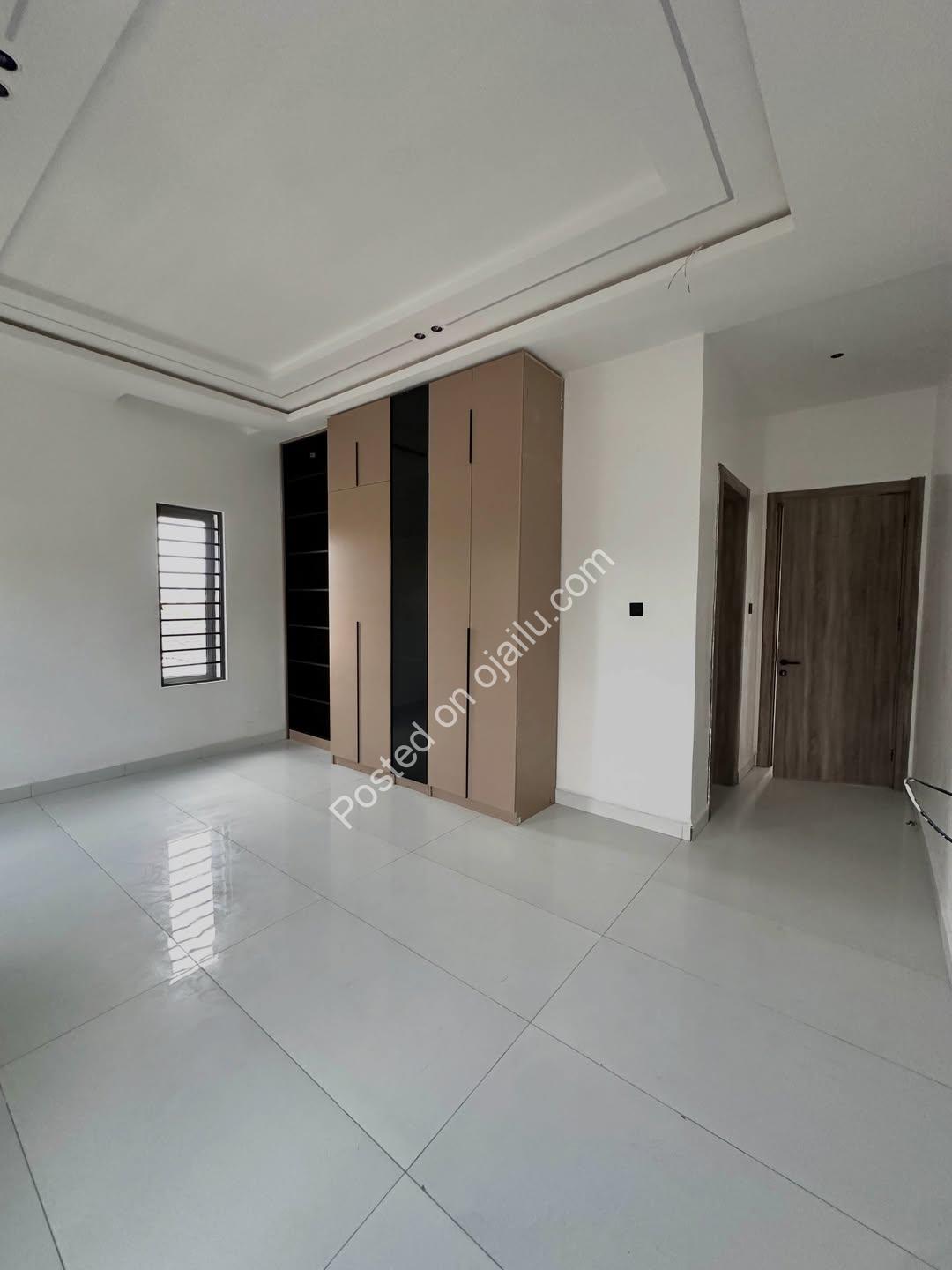 Smart 5-Bed Detached Duplex + BQ in Gwarinpa