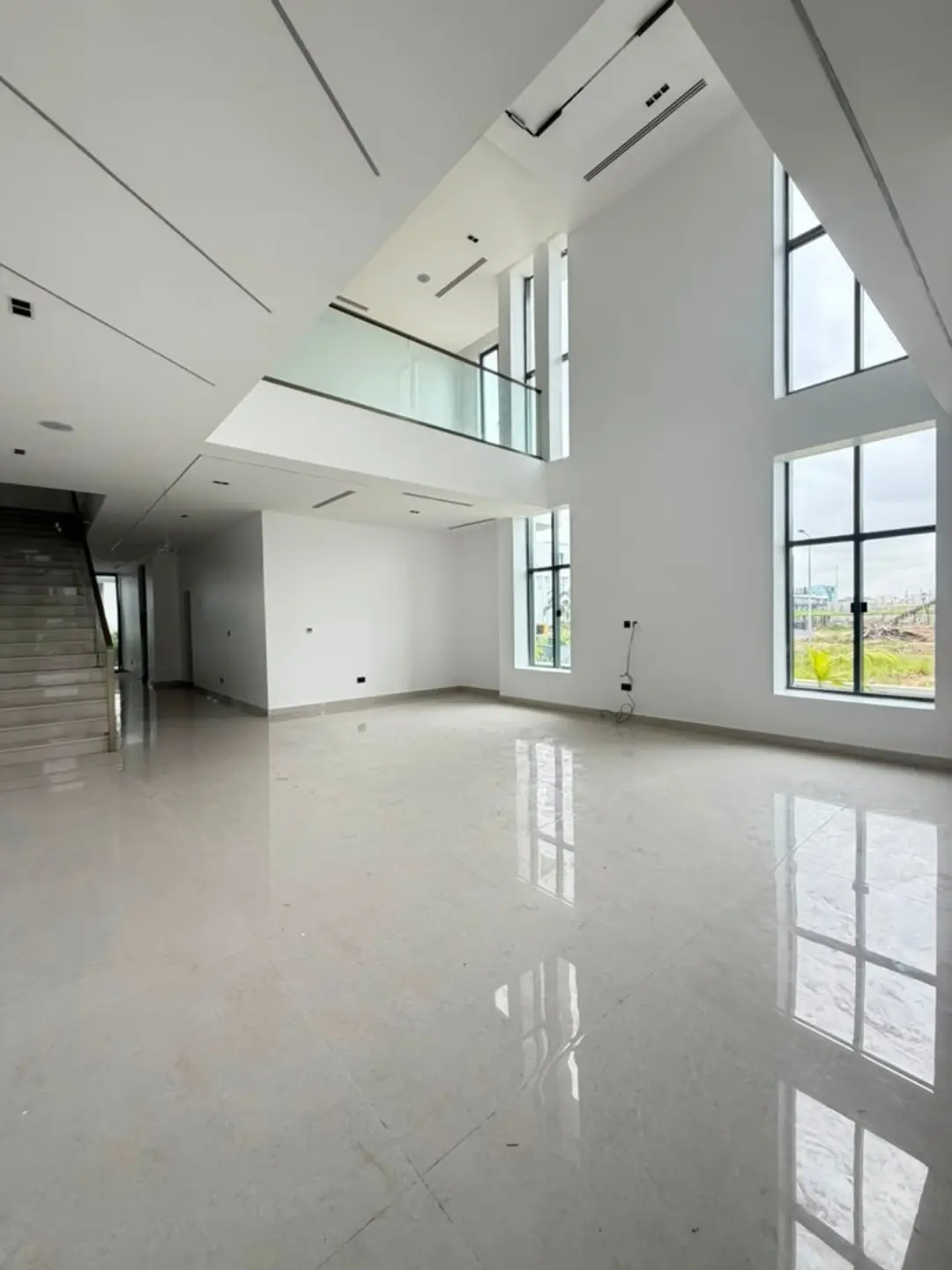 5-Bed Ikate Duplex: Cinema, Pool & Rooftop Views