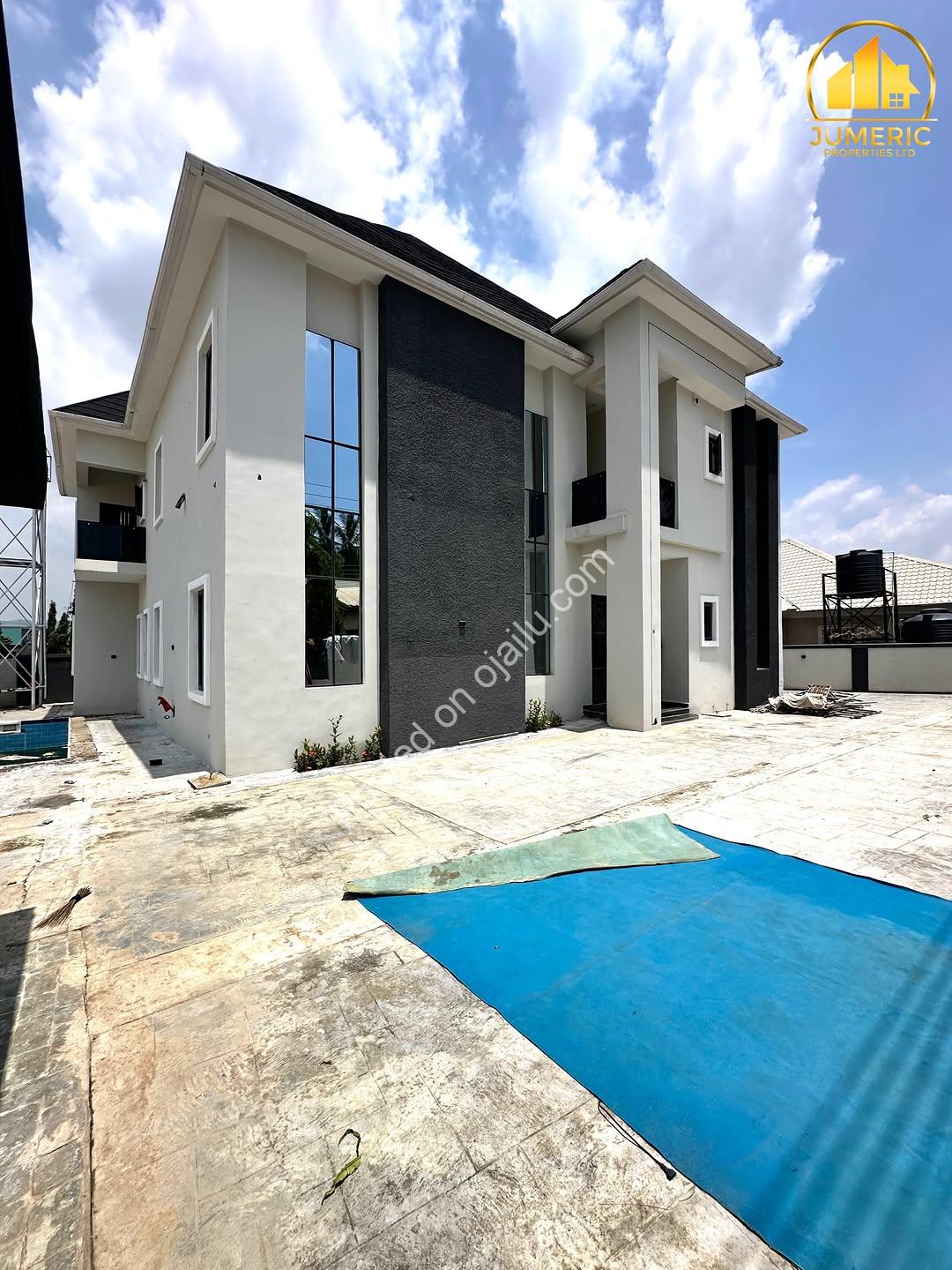 Splash Into Serenity: 5-Bed Gwarinpa Duplex + Pool