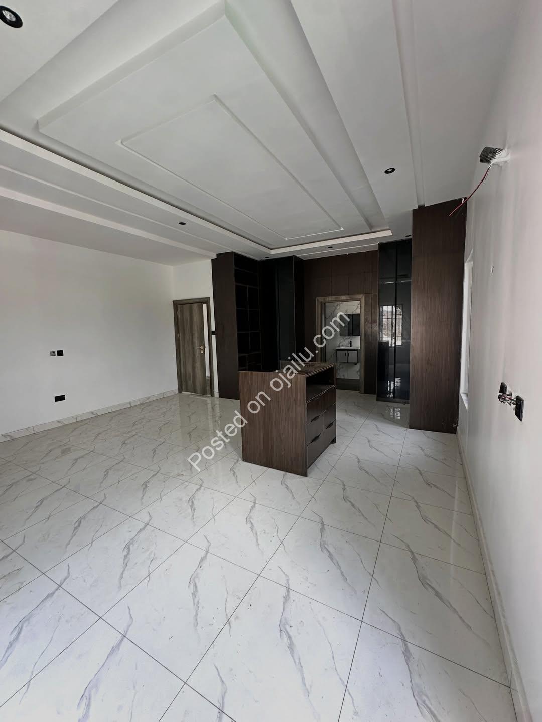 Splash Into Serenity: 5-Bed Gwarinpa Duplex + Pool