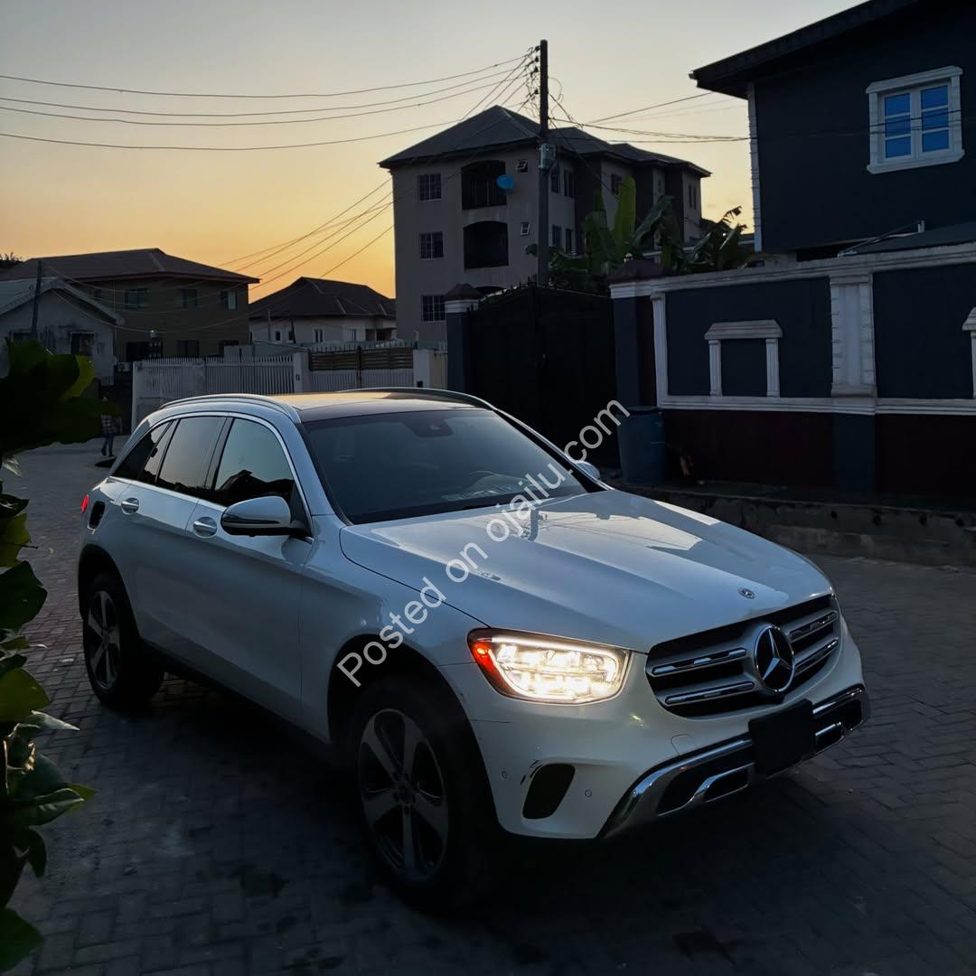 2022 Mercedes GLC300 4Matic – Pristine Toks, Fully Loaded