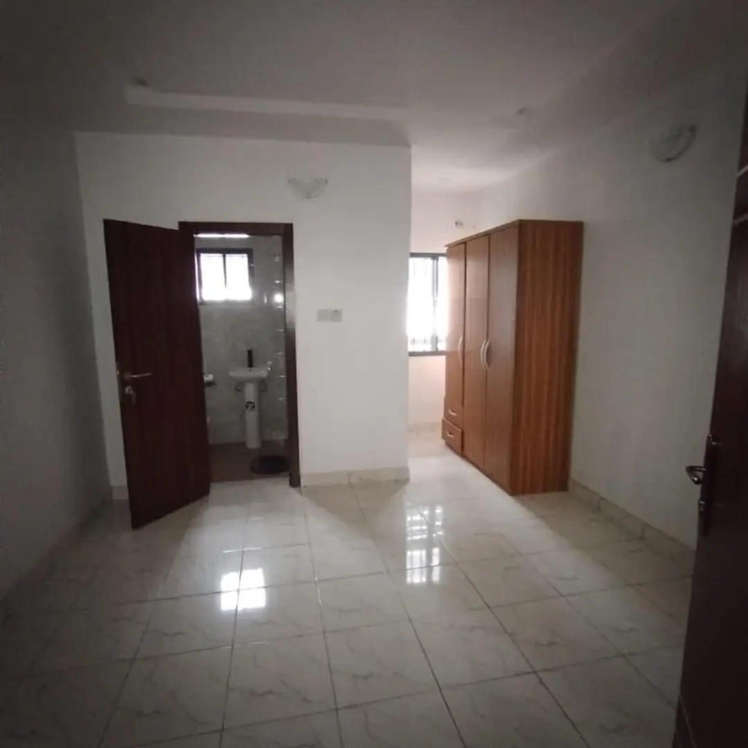 Exclusive 3BR w/ Private Balcony | Lekki Phase 1