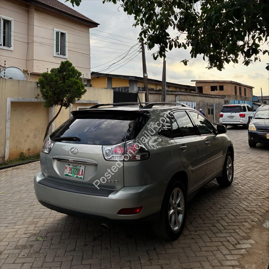 Sleek 2008 Lexus RX350 – Loaded, Spotless, Ready to Roll!