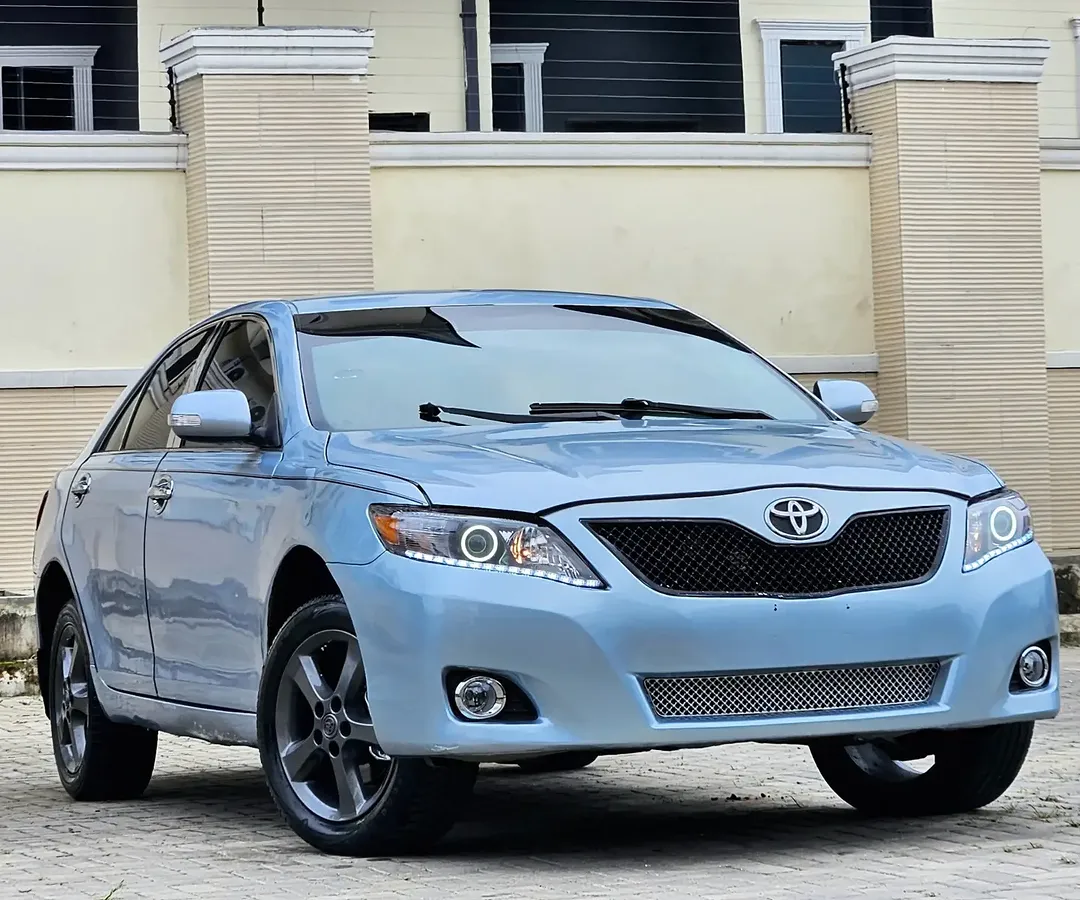 Toyota Camry 2011: Pristine Engine, Loaded Specs