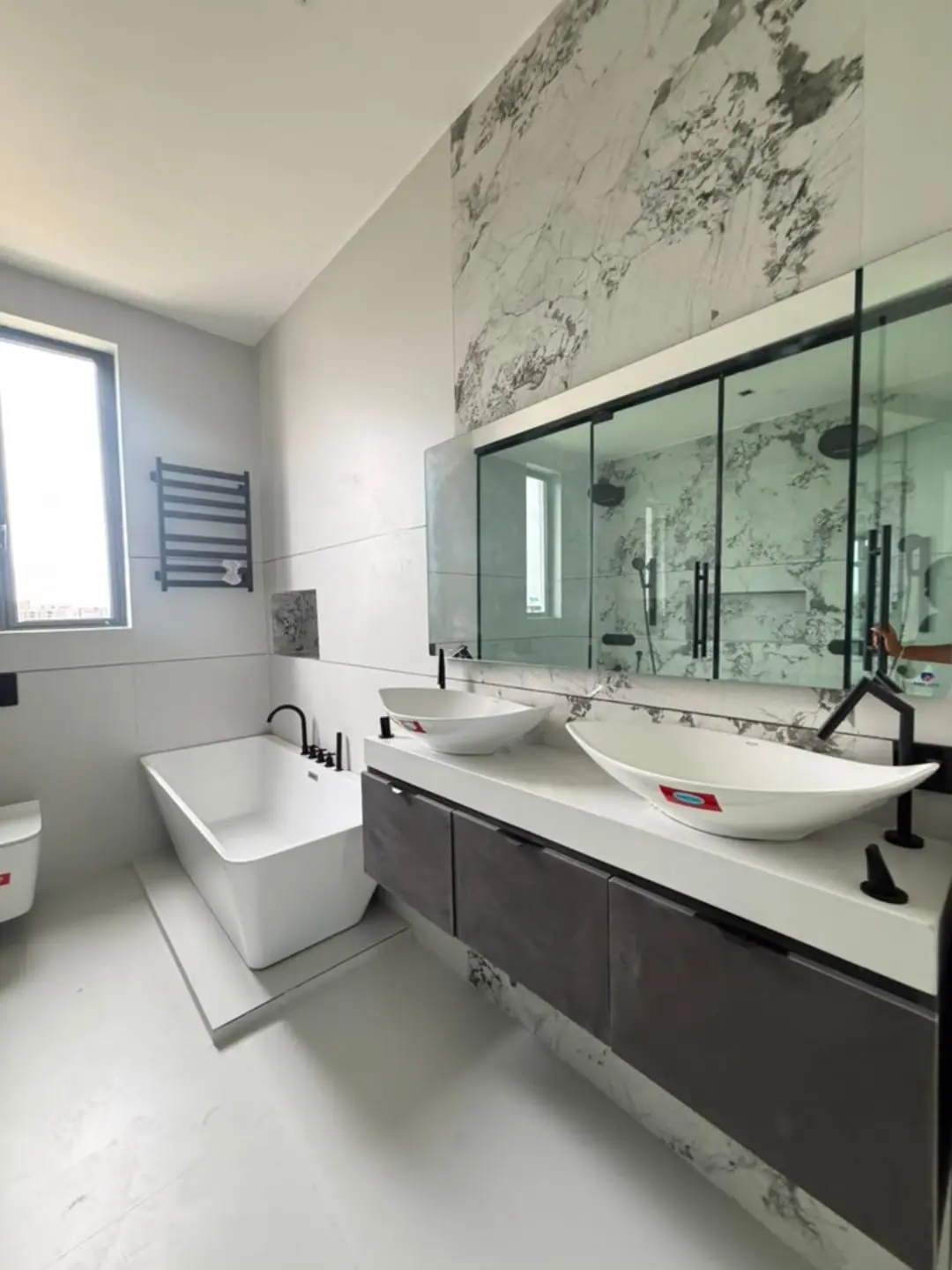 5-Bed Ikate Duplex: Cinema, Pool & Rooftop Views
