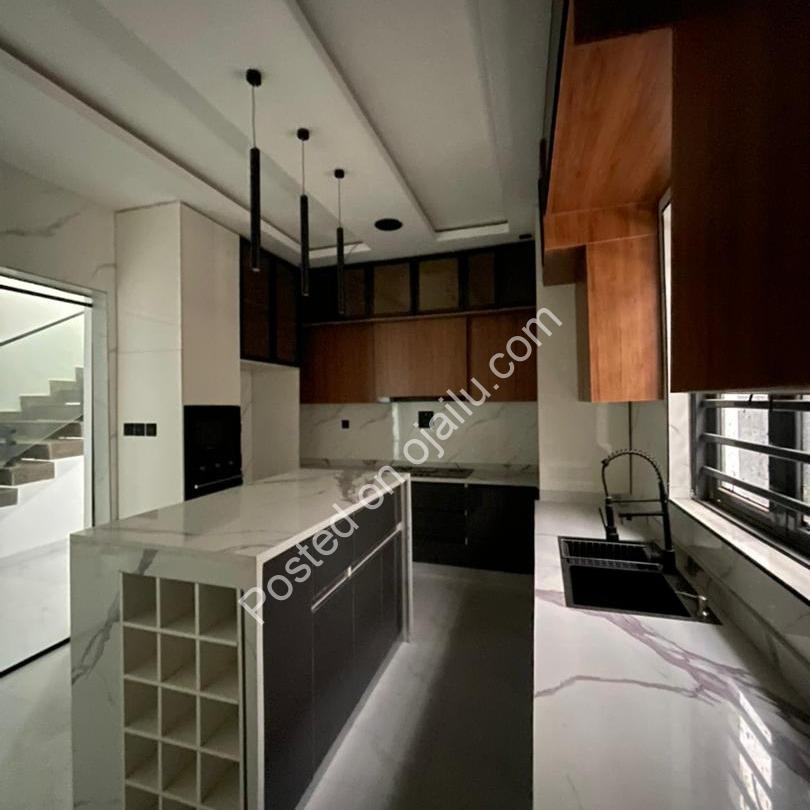 5-Bed Detached Duplex w/ Pool in Ajah