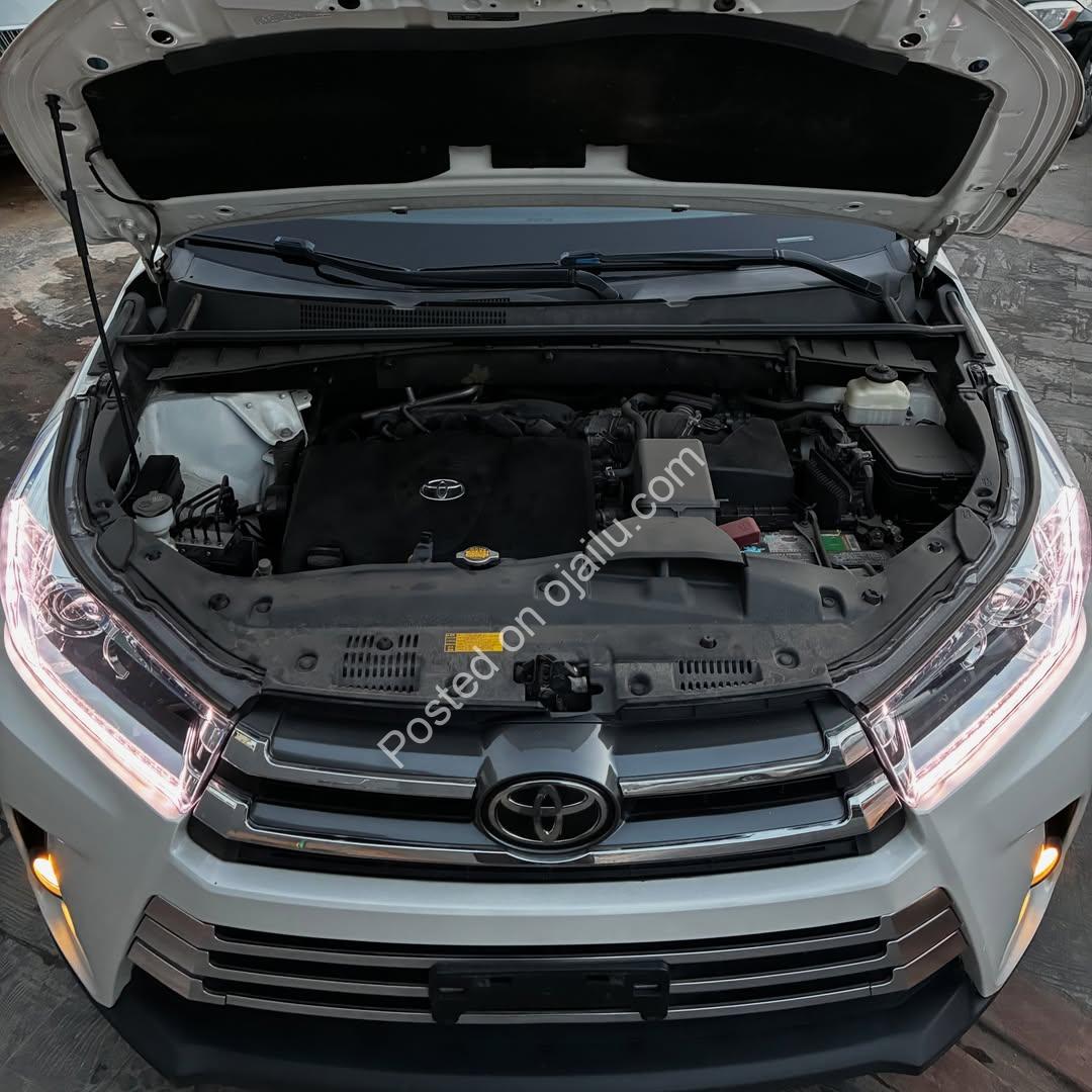 2017 Toyota Highlander Limited – Spotless AWD, Loaded & Rare