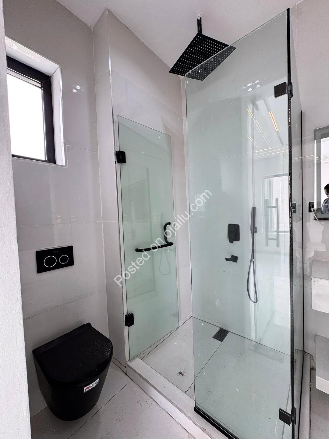 4-Bed Semi-D Duplex on Orchid Road | En-Suite BQ