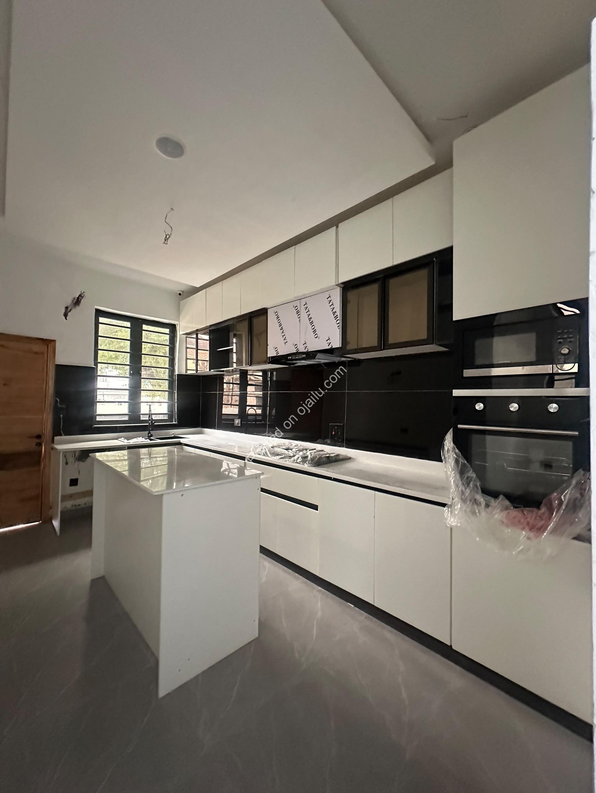 4-Bed Detached Duplex w/ BQ in Idado