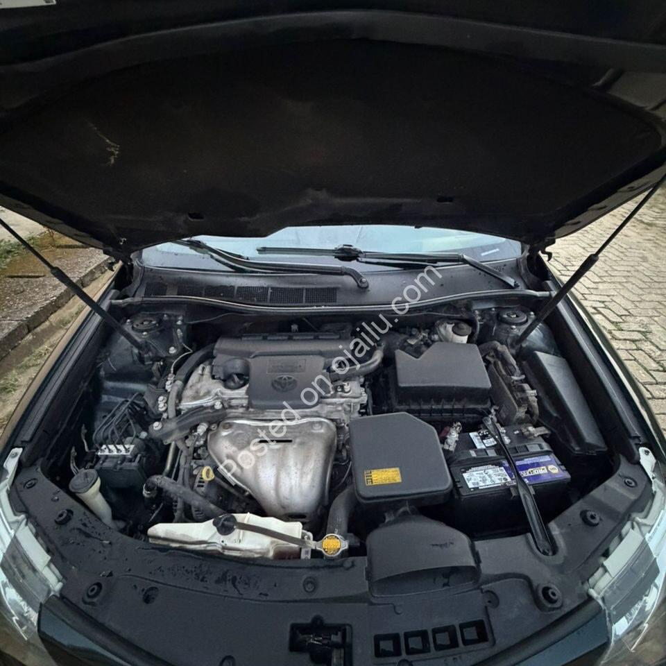 2014 Clean Sport Camry – Sunroof & More!
