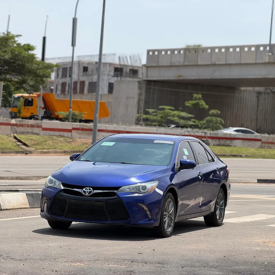 2017 Toyota Camry SE – Duty Paid, Buy & Drive!