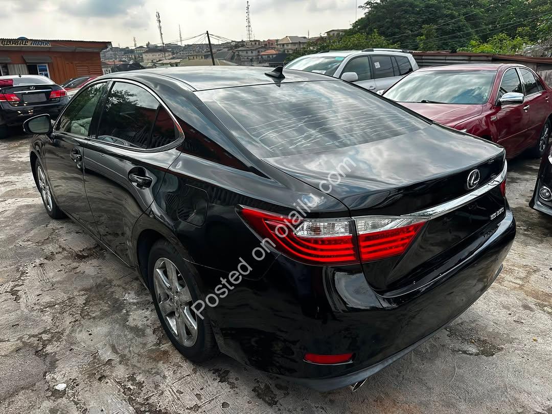 2014 Lexus ES 350: Pure Black Luxury, 16.9M