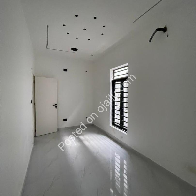 5-Bed Detached Duplex w/ Pool in Ajah