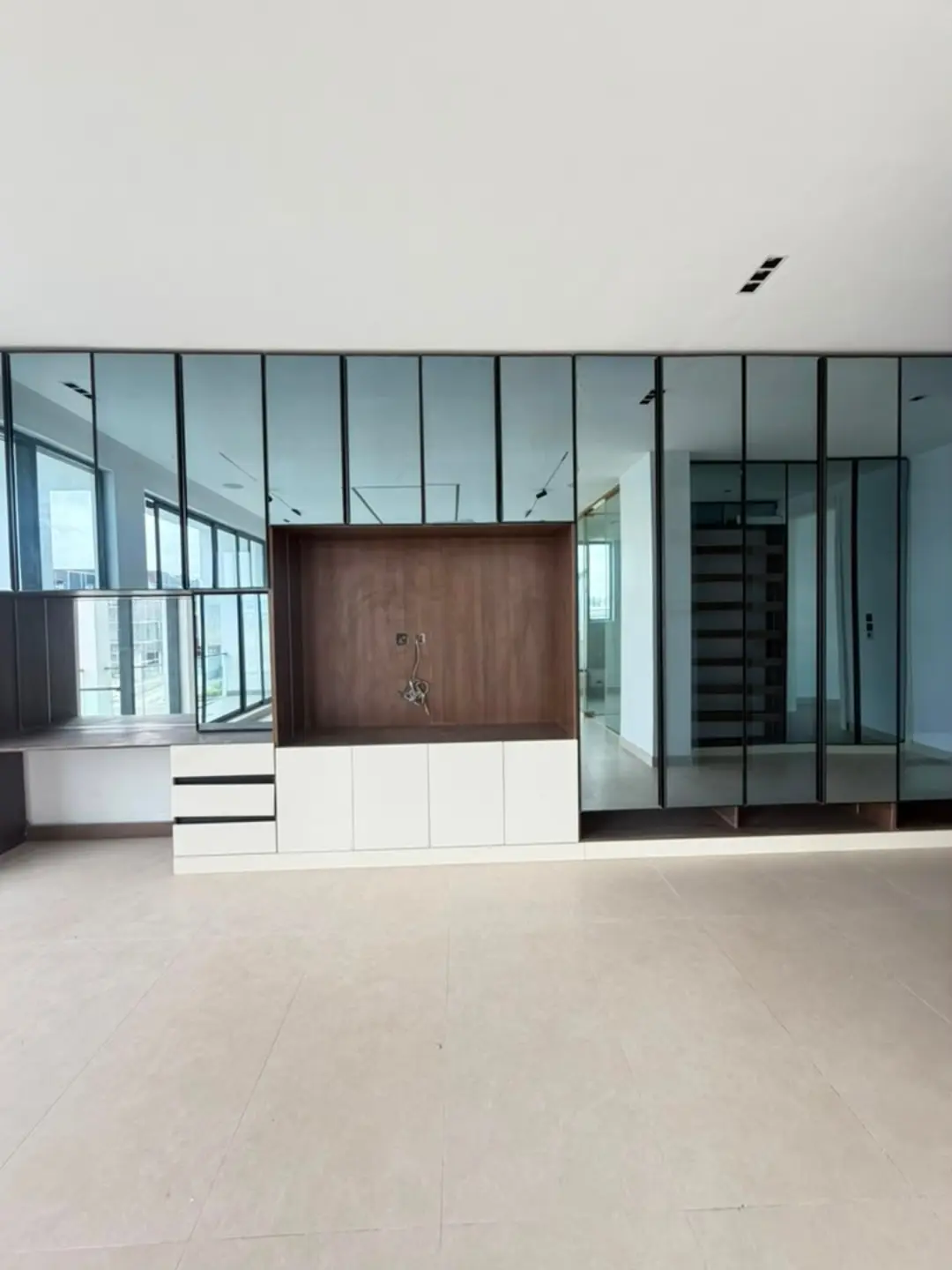 5-Bed Ikate Duplex: Cinema, Pool & Rooftop Views