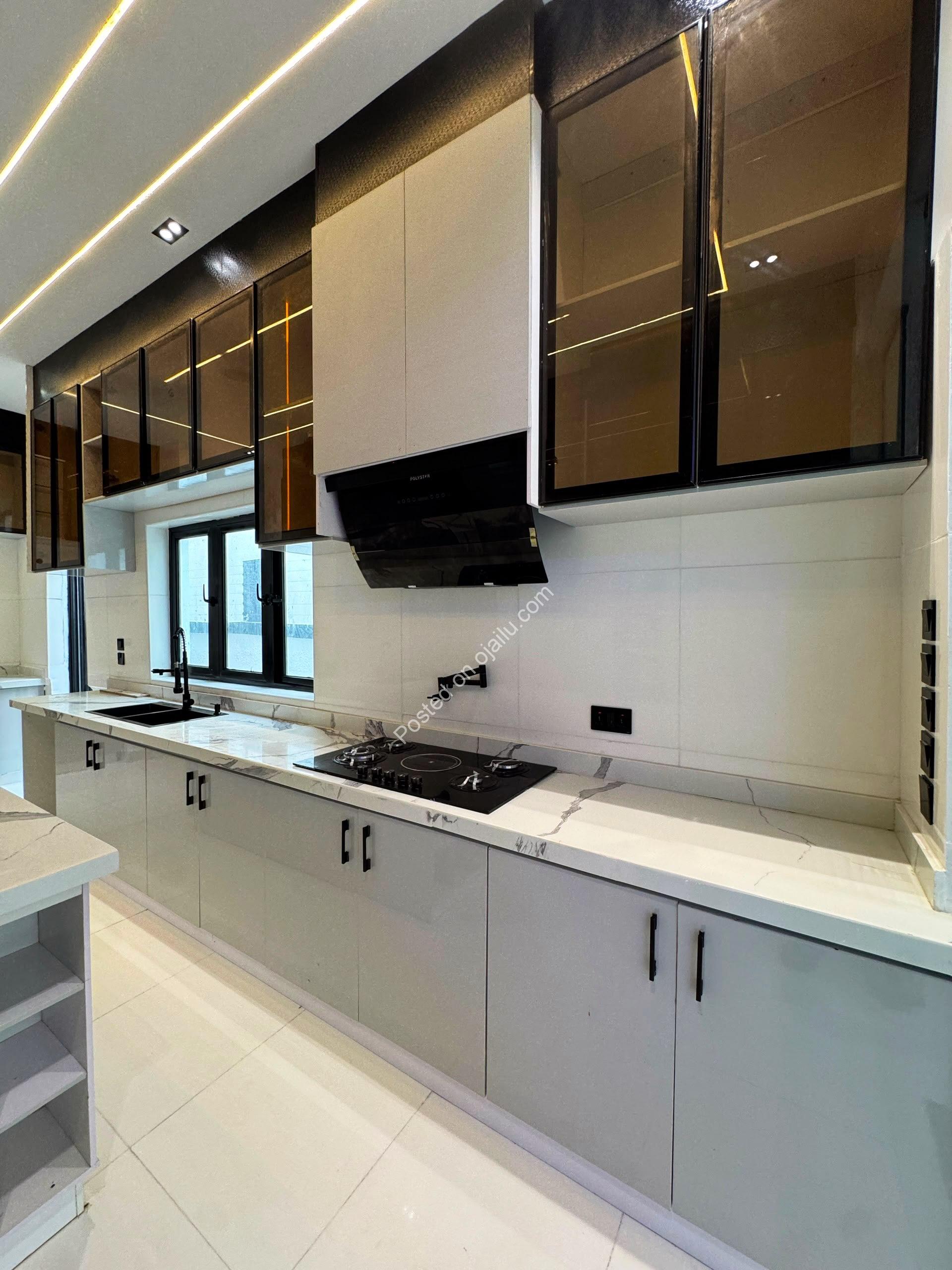 5-Bed Ikota Lekki Duplex with Rooftop Terrace, Pool & Gym