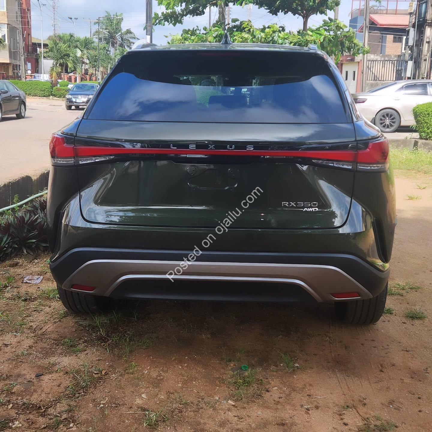 2023 Lexus RX350: Pristine Luxury Awaits You