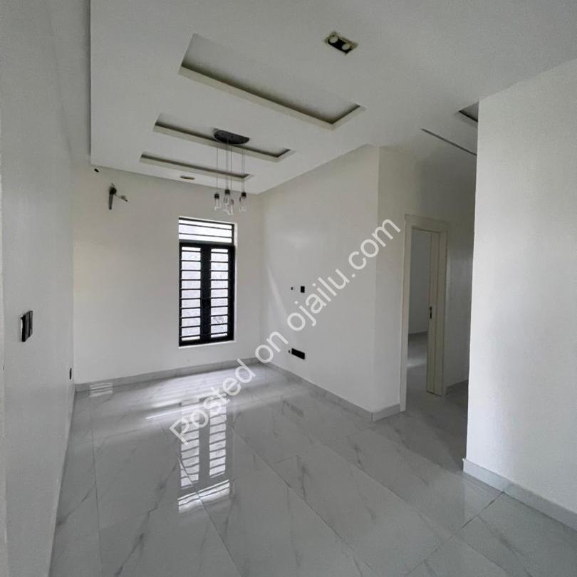 5-Bed Detached Duplex w/ Pool in Ajah
