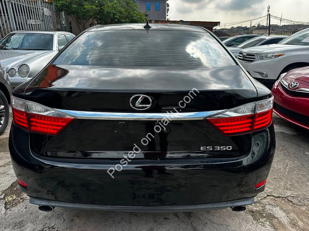 2014 Lexus ES 350: Pure Black Luxury, 16.9M