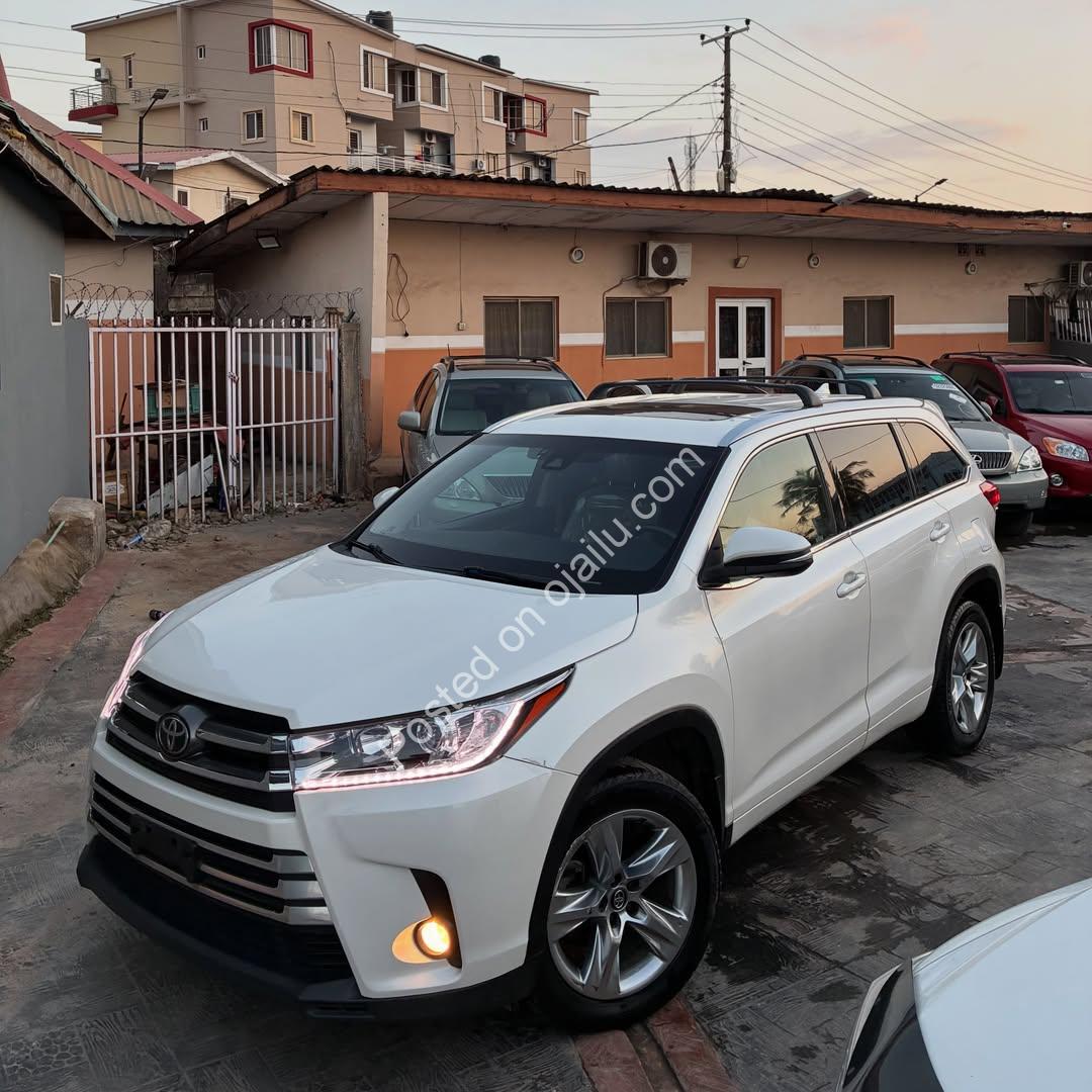2017 Toyota Highlander Limited – Spotless AWD, Loaded & Rare
