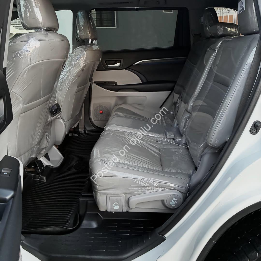 2017 Toyota Highlander Limited – Spotless AWD, Loaded & Rare