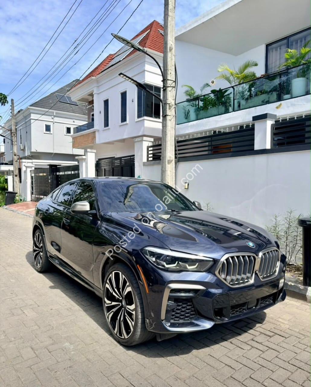 2022 BMW X6: Aggressive Styling, Unmistakable Presence