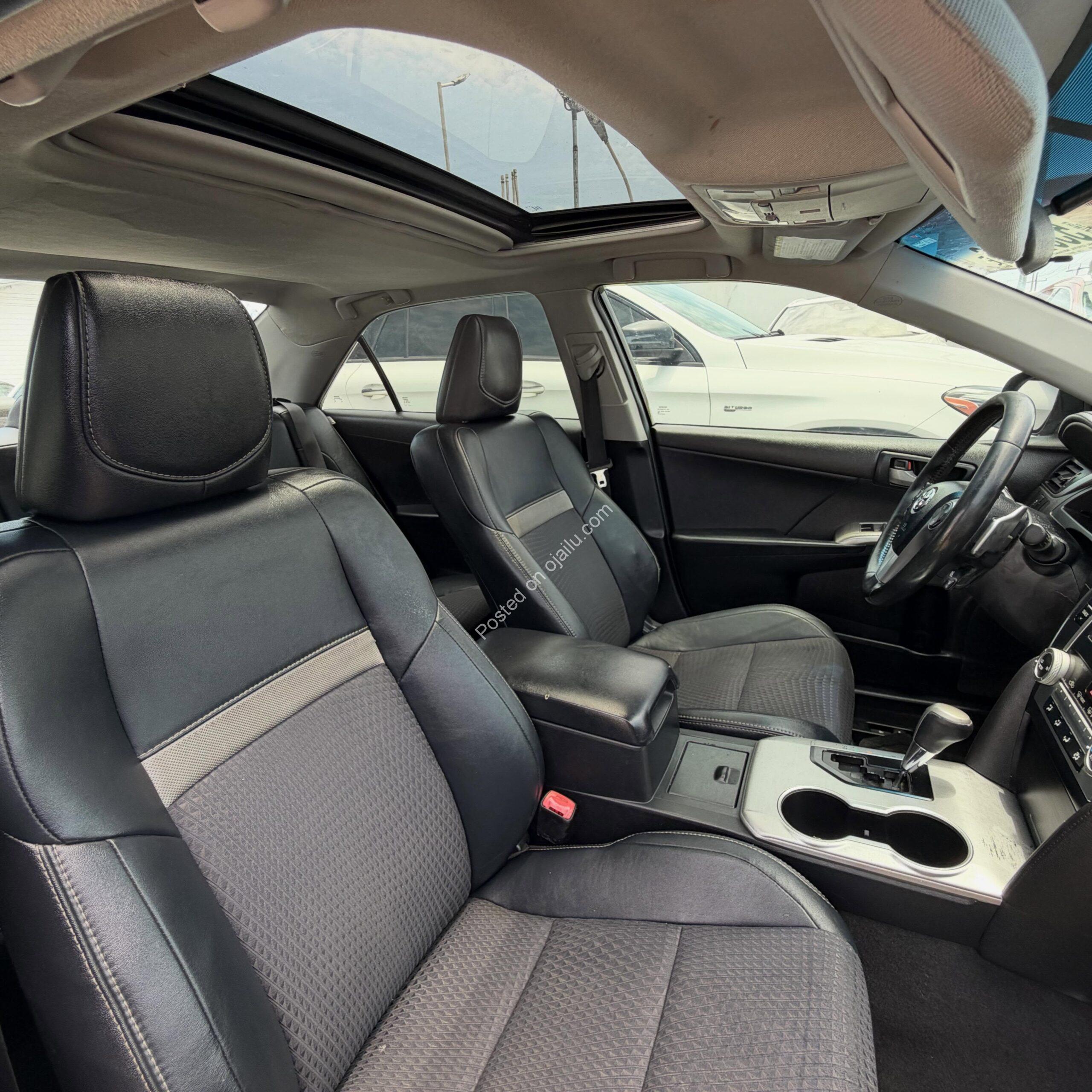 Sleek 2013 Toyota Camry SE: Loaded, Sunroof, Push Start