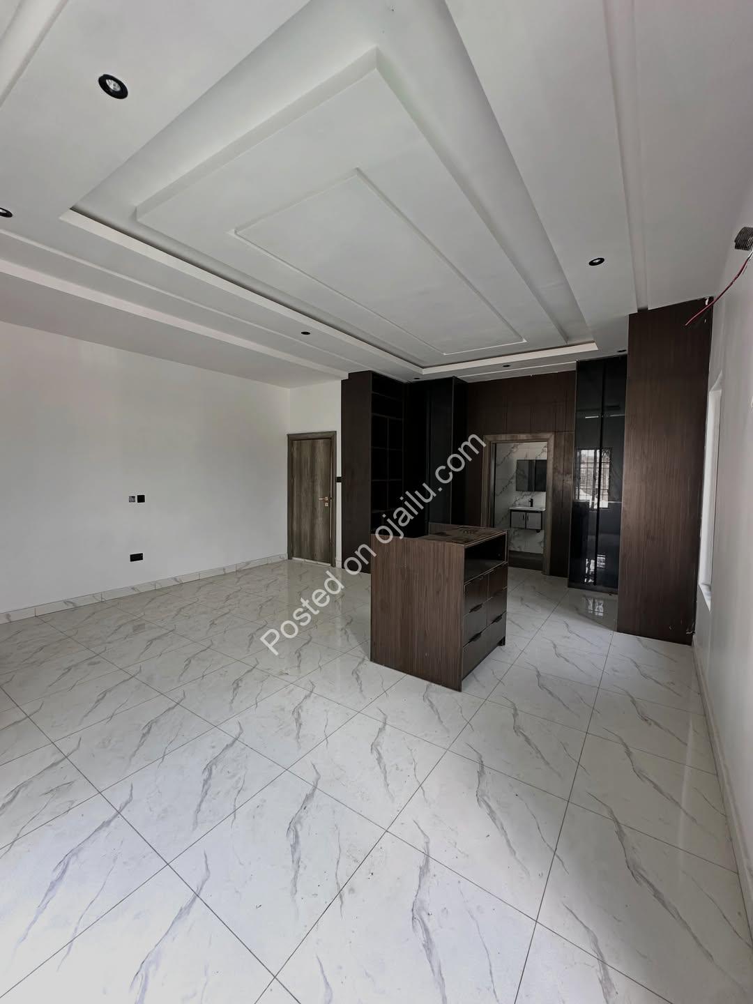 Splash Into Serenity: 5-Bed Gwarinpa Duplex + Pool