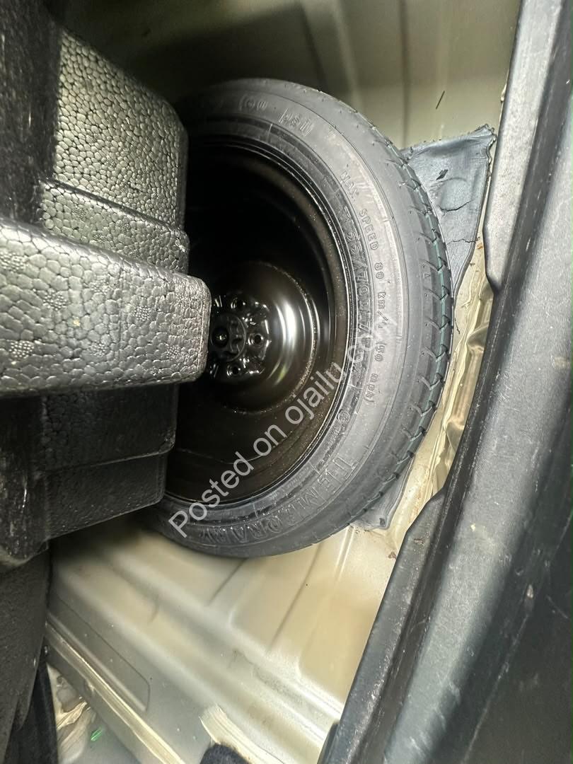 2012 Toyota Camry XLE – Keyless Entry, Low 13.8m