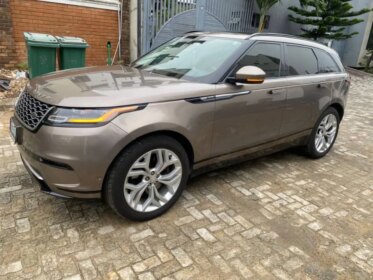 2020 Velar: Luxury SUV