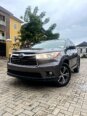 2016 Toyota Highlander XLE: Pure Luxury AWD SUV