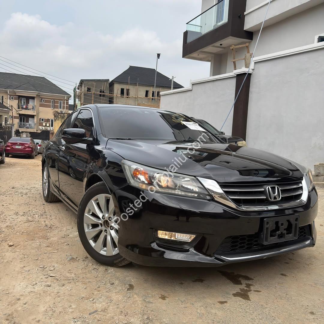 2014 Honda Accord: Spotless Black on Black, Zero Accidents